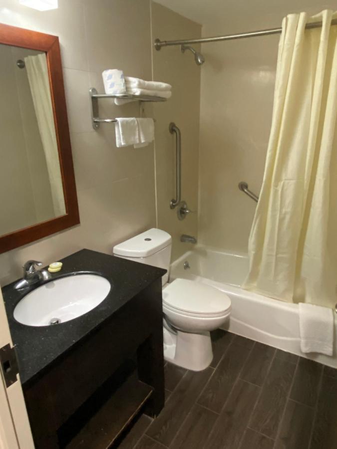 Hotel Jamaica Plaza New York Eksteriør bilde